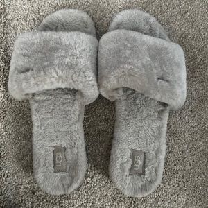 UGG slipper slides size 8